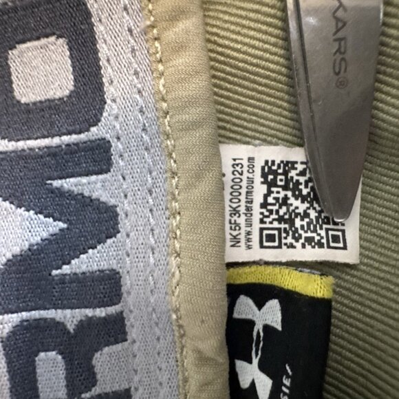 Under Armour Boys Golf Shorts Khaki Size 14 Youth Boys Loose Fit Cargo 9.5” Ins - Picture 7 of 12